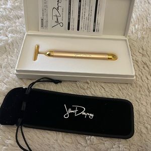 Jillian Dempsey Gold Sculpting Beauty Bar